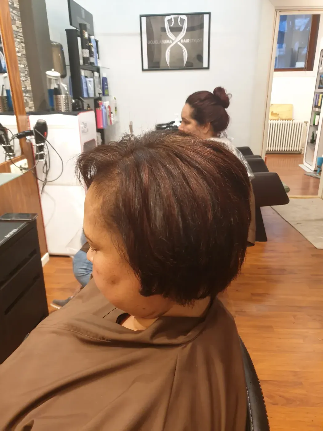 Under keratinbehandling hos Douglas Lima Hair